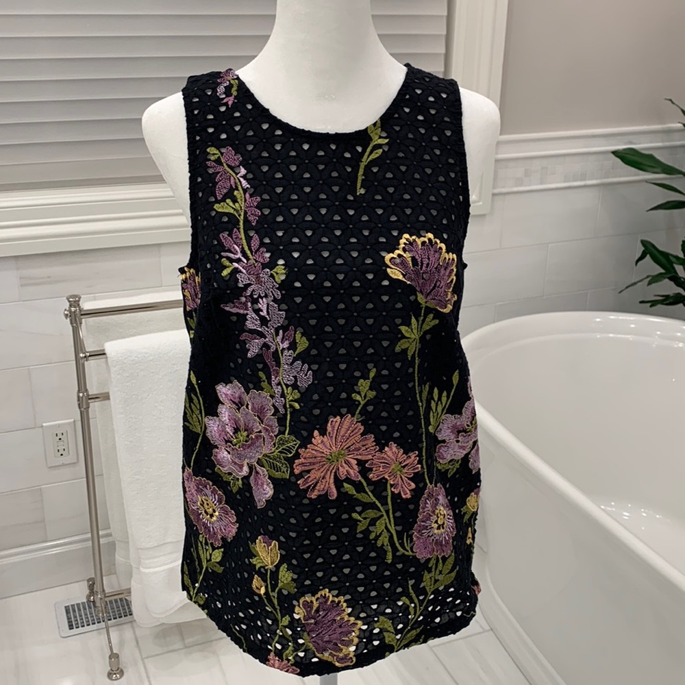 Anthropologie sleeveless floral top